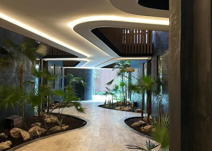 Private Pool In Zone - Free Club Access *